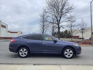 Honda Crosstour EX-L V6 AWD 2012, Automático, Interior de Cuero Oscuro, Volante a la Izquierda, Neumáticos R16 con Cámara Trasera - Product Image 2