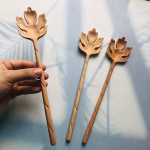 Cuillère à agitateur en bois Longan avec motif de feuille, ustensile fait main du Vietnam, nouveau Design écologique, vente en gros - Product Image 3