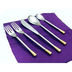 Couverts en argent au design moderne en acier inoxydable avec long manche Couverts de haute qualité pour restaurant mariage maison - Product Image 1