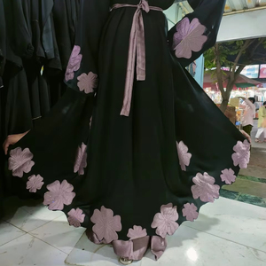 Abayas bordados a mano modestos y elegantes para mujer, hermosos vestidos tradicionales de Dubái de retazos de tela transpirable para musulmanes - Product Image 1