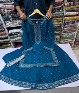 Conjunto étnico confeccionado paquistaní para mujer, conjunto de 3 piezas Sharara con bordado de tela Georgette India Dupatta, trabajo de boda - Product Image 1