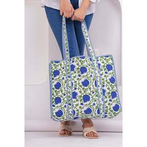 Bolso Tote Azul con Diseño Floral, Bolso de Mano Elegante con Bordado Moderno, Forro de Algodón de Alta Calidad, Cierre Abierto para el Verano - Product Image 6