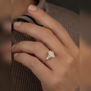 Hot Sale Oval Cut Diamond Cluster <b>Ring</b> 10K 14K 18K Gold <b>Silver</b> Platinum Three <b>Stone</b> Setting Engagement Jewelry Factory Price - Product Image 3