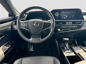 Lexus ES Hybrid 300h FWD 2022 d'occasion en excellent état, prêt à être expédié - Product Image 6