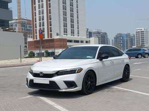 ซีวิค ปี 2023 4.5 ลิตร ซีดาน ขับเคลื่อนสี่ล้อ เกียร์อัตโนมัติ พวงมาลัยซ้าย 400 แรงม้า เครื่องยนต์เบนซินธรรมดา เบาะหนัง ภายในสีเข้ม หลังคาซันรูฟแบบพาโนรามา 360 องศา - Product Image 2