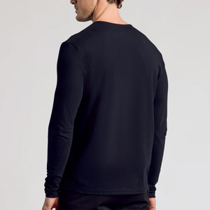 เสื้อยืดผู้ชายแบบเต็มตัวทำจากผ้าฝ้ายนุ่มและกระดุมสามเม็ดแบบคลาสสิก - Product Image 3