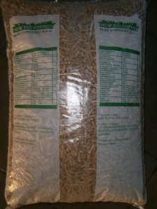 Briquettes de chauffage en promotion, pas cher, DIN-A1-A2 (6-8mm), bois de pin et de hêtre, avec 3,9% de cendres et 9,9% d'humidité - Product Image 4