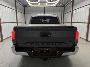 Toyota Tacoma TRD OFF ROAD Usada del 2023 - Product Image 5