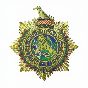 Insignia de blazer bordada a mano - Product Image 1