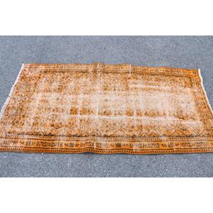 Alfombra Vintage de 2.9x5.7 pies, Alfombra Turca con Detalles en Naranja y Negro - Product Image 2
