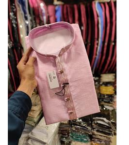 Jacquard Kurta de seda suave de ajuste moderno para hombres con aspecto atemporal para ocasiones formales o casuales Proveedor indio - Product Image 2