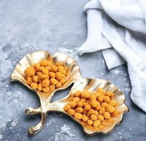 Plato de servicio de vidrio nuevo y aluminio chapado en oro redondo de diseñador para uso decorativo en el hogar, la cocina y las fiestas - Product Image 4
