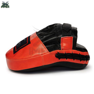 Vente en gros de mitaines de mise au point en cuir PU de qualité professionnelle ultra-légères de petite taille gants de boxe Muay Thai gants de MMA - Product Image 4