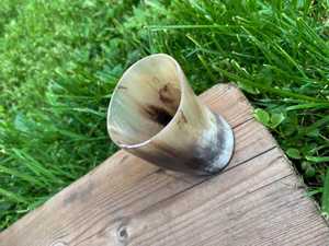 Alta demanda Taza de cuerno real de alta resistencia con forro seguro para alimentos Una jarra clásica para salas de hidromiel y exhibiciones de bares a granel - Product Image 5