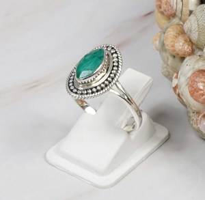 Bague émeraude verte à facettes en argent sterling 925 bijoux en pierres précieuses faits à la main cadeau de Noël - Product Image 3