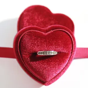 קופסת תכשיטים בצורת לב קופסת תליון זוג טבעות קורדרוי קופסת אחסון תכשיטים פשוטה ונוחה עם צבע ורוד וירוק