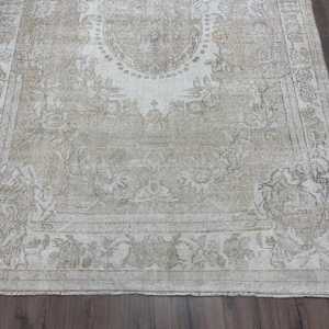 พรมวินเทจขนาด 6x9.7 ฟุต, พรมตุรกี, พรมขนสัตว์สีขาวไล่เฉด - Product Image 2