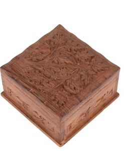 Joyero cuadrado de madera de nogal con Hojas de arce talladas en la parte superior 5x5 pulgadas hecho a mano de madera Idea de regalo única para hombres y mujeres - Product Image 3