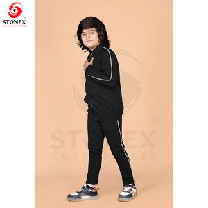 Ensembles de survêtements de football personnalisés en toile pour enfants – Qualité supérieure, motif écossais, avec capuche et fermeture éclair pour l'entraînement hivernal - Product Image 2