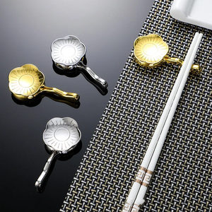 ที่วางตะเกียบ (ดอกซากุระ) ชุดนี้มีที่วางตะเกียบเหล็กหล่อ 4 ชิ้น ดีไซน์เนื้อแข็งและมีสไตล์สําหรับร้านอาหารโฮมโฮเทล - Product Image 6