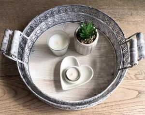 Meilleures ventes Plateau de rangement et plateau de service de forme ronde en métal et bois vieilli avec poignée en bois pour la décoration de mariage - Product Image 3