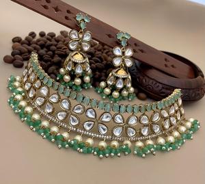 Hermoso diseño chapado en oro con piedras y aspecto de perla conjunto de collar clásico con pendientes para mujeres bodas compromisos desgaste - Product Image 4