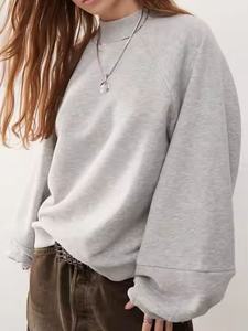 Sudadera gris claro de gran tamaño con cuello redondo y hombros caídos para mujer Algodón Casual Estilo versátil. - Product Image 4