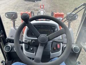 Cargador de ruedas Kubota R640 2024-Cargador compacto de 5,2 toneladas con motor diésel Kubota de 64,4 HP-Equipo de construcción duradero - Product Image 5