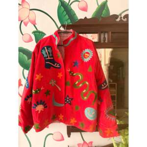 Chaqueta Bordada Roja de Terciopelo - Blazer Reversible Estilo Vintage con Estampado Floral, Cortavientos Talla XL - Relleno de Algodón para Otoño Invierno - Product Image 2