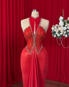 Vestido de Noche Formal de Satén Vintage con Hombros Descubiertos, Corte A, Abertura Alta, Ecológico, Antiestático, con Detalles Glamurosos de Cristales - Product Image 2