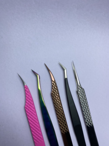 Kit de pinces à cils professionnelles de précision en acier inoxydable inclinées 5 pièces Outils de cils de haute qualité - Product Image 5