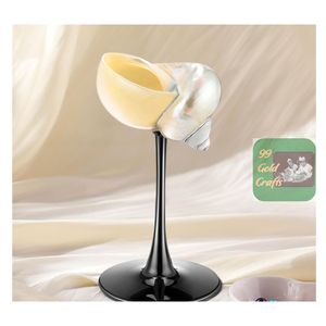 Coupe à vin unique en coquillage fait main au Vietnam, polie, pour offrir en cadeau lors de mariages et de dîners raffinés - Product Image 3