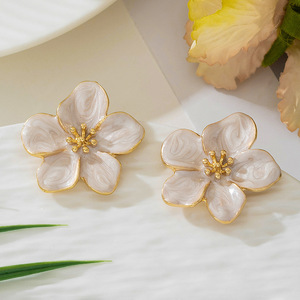 Women's Premium Exaggerated Flower Stud Earrings Versatile Fashion Jewelry for <b>Wedding</b> Banquets Wholesale <b>Accessory</b> - Product Image 1