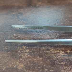 8-Inch Manual Stainless Steel Vascular Forceps-Reusable Microsurgical Instrument for Vessel Sealing & Tissue Cutting - Product Image 4