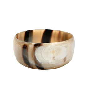 Brazaletes de cuerno de buey de color natural para boutiques y regalos Brazaletes de cuerno de búfalo reales pulidos con opción de tamaño personalizado - Product Image 5