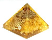 Pyramide d'énergie orgonique artisanale avec cristaux de citrine naturelle - Outil de manifestation du Grille de Metatron sacré