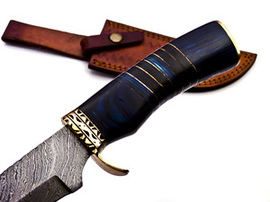 Couteau de chasse en acier Damas de haute qualité fait à la main avec traversin en laiton et bois Pakka bas prix OEM personnalisable - Product Image 5