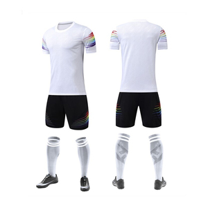 Camiseta de fútbol de color blanco con conjunto de pantalones cortos, conjuntos de uniformes de fútbol deportivos transpirables de poliéster liso personalizados para hombres - Product Image 1