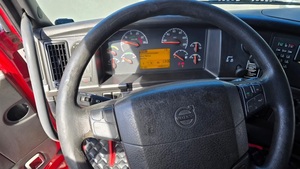 Camión Tractor Volvo FH12 Usado del 2004 / 420hp, Transmisión Automática, Diésel, Tracción 4x2, Asientos con Suspensión Neumática, Emisión Euro 3 - Product Image 5