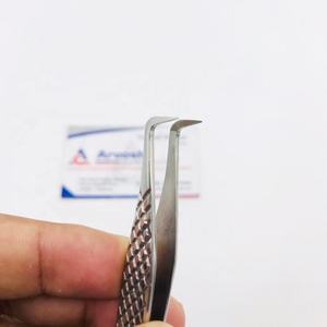 Pince à épiler professionnelle d'extension de cils en diamant massif avec logo personnalisé pointe en fibre durable en acier inoxydable de haute qualité - Product Image 5