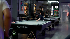 Table de billard en ardoise de 9 pieds avec système de nivellement et de résistance aux chocs élevés pour un usage professionnel personnalisable - Product Image 3