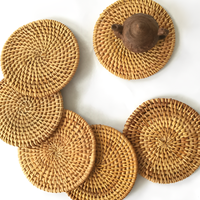Piring anyaman rotan rumput laut alami motif lingkaran klasik tema bunga buatan tangan ramah lingkungan dekorasi rumah Vietnam