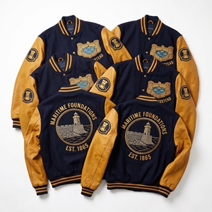Chaqueta Letterman al por mayor, verde pino, cuerpo de lana, mangas de cuero crema, bordado de viaducto de montaña, abrigo universitario - Product Image 5