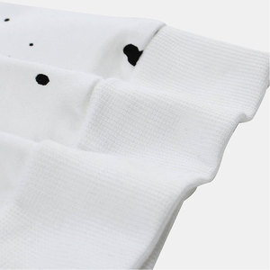 Sweat-shirt tendance en coton mélangé, fabriqué avec un tissu doux, confortable et chaud, au design moderne et simple. - Product Image 3