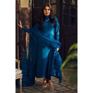 Conjunto de Camisa y Dupatta de Satén Ayla - Product Image 1