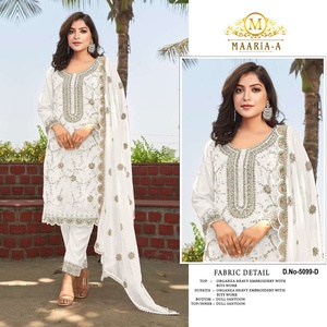 Costume pakistanais moderne élégant tissu d'organza lourd avec des perles de broderie élégantes pour les mariages et les fêtes - Product Image 4