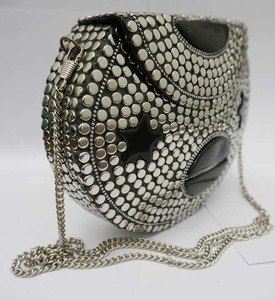 Authentique fait à la main en résine de mosaïque vibrante et pochette en métal pour femmes World Craft Impex à vendre - Product Image 2