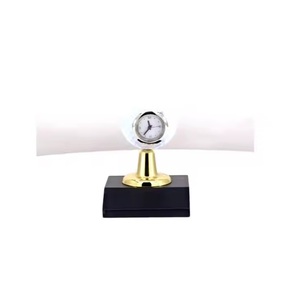 El reloj de pelota de golf más demandado, accesorio de escritorio, regalo perfecto para entusiastas del golf o decoración de oficina disponible a precio de fábrica - Product Image 1