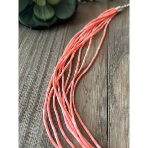 สร้อยคอประดับลูกปัดปะการังสีชมพูนาวาโฮและเงินสเตอร์ลิงแบบหลายชั้น - Product Image 4
