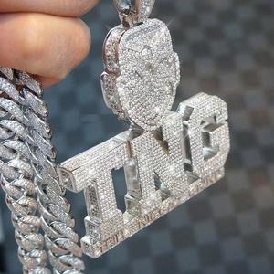 Pendentif crâne de luxe en argent sterling plaqué or 14K coupe princesse Moissanite breloques lettre personnalisées pour les mariages de style hip-hop - Product Image 3